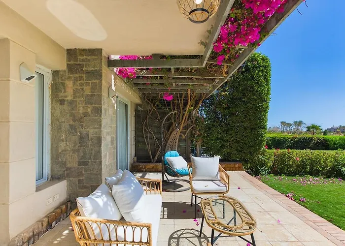 Elegant 4br With Private Garden & Golf Views Villa Ain Sukhna