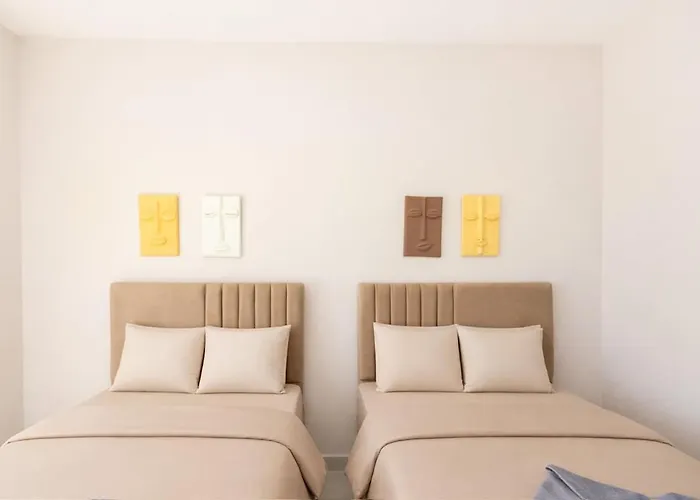 Villa Elegant 4br With Private Garden & Golf Views