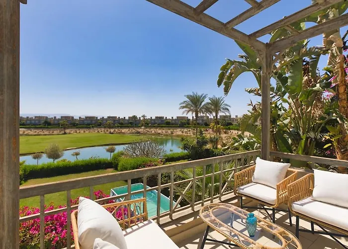 Villa Elegant 4br With Private Garden & Golf Views Ain Sukhna