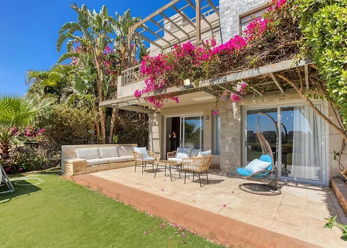 Villa Elegant 4br With Private Garden & Golf Views *