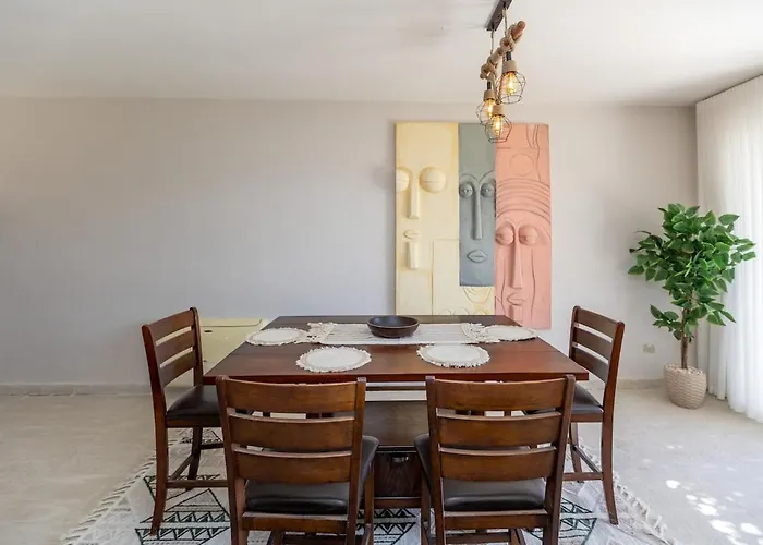 Elegant 4br With Private Garden & Golf Views Villa