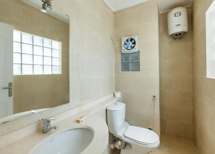 Villa Elegant 4br With Private Garden & Golf Views