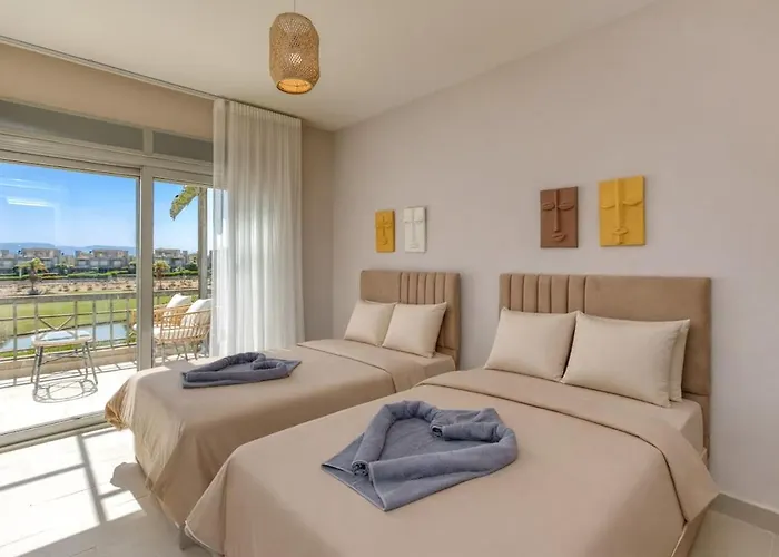 Villa Elegant 4br With Private Garden & Golf Views *