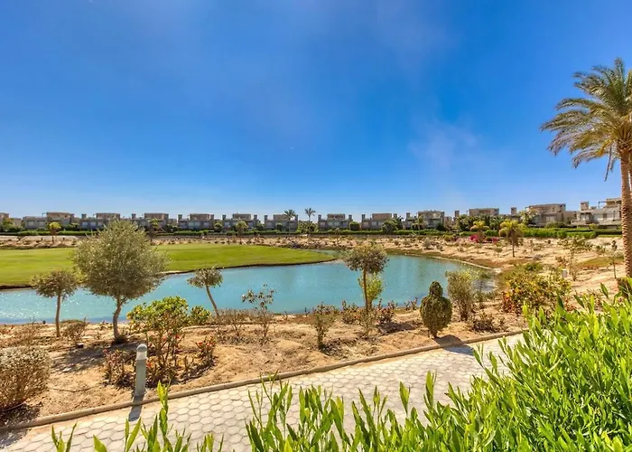 Villa Elegant 4br With Private Garden & Golf Views Ain Sukhna