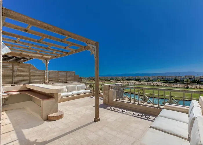 Elegant 4br With Private Garden & Golf Views Villa
