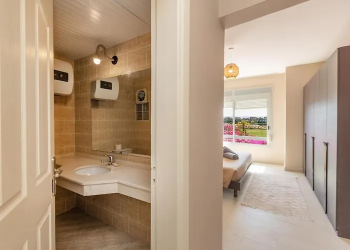 Villa Elegant 4br With Private Garden & Golf Views *